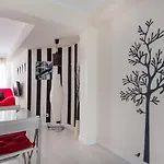 Flat -200m Center-2 Baths- 3 Bedrooms 5pers 公寓