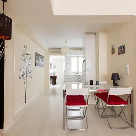 Flat -200m Center-2 Baths- 3 Bedrooms 5pers * Málaga