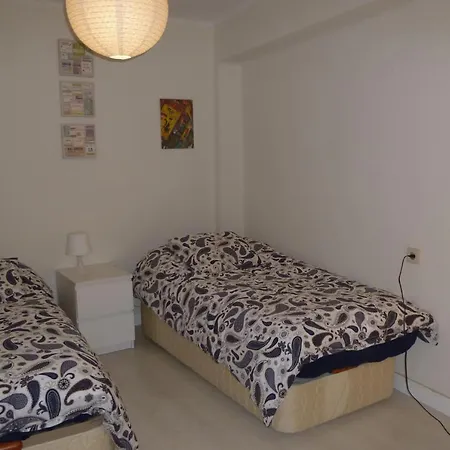 Flat -200m Center-2 Baths- 3 Bedrooms 5pers Lejlighed