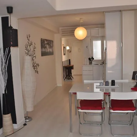 Flat -200m Center-2 Baths- 3 Bedrooms 5pers Málaga