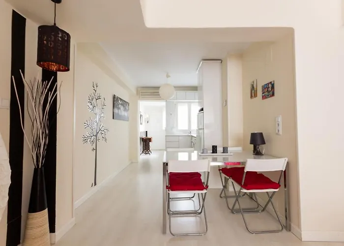 Flat -200m Center-2 Baths- 3 Bedrooms 5pers * Málaga