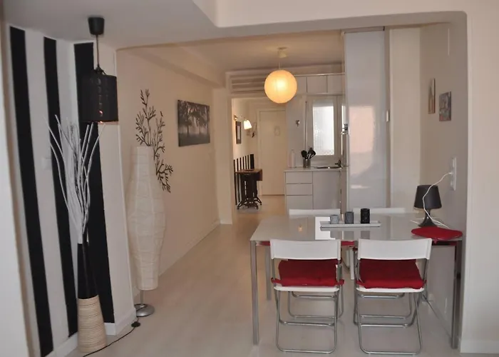 Flat -200m Center-2 Baths- 3 Bedrooms 5pers Málaga